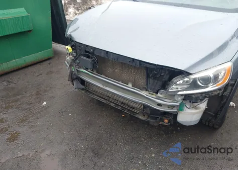 2016 Volvo S60 Cross Country T5 Platinum z USA, uszkodzony, nr VIN YV4612UMXG2000860